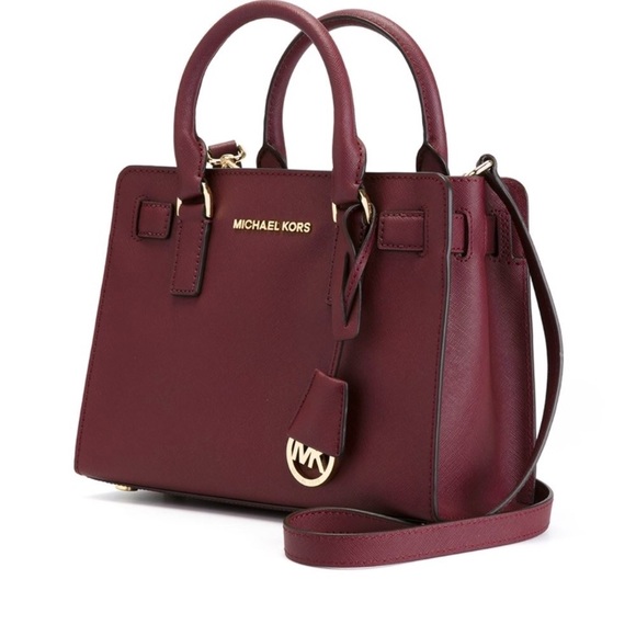 Michael Kors Handbags - Michael Korda Crossbody Purse